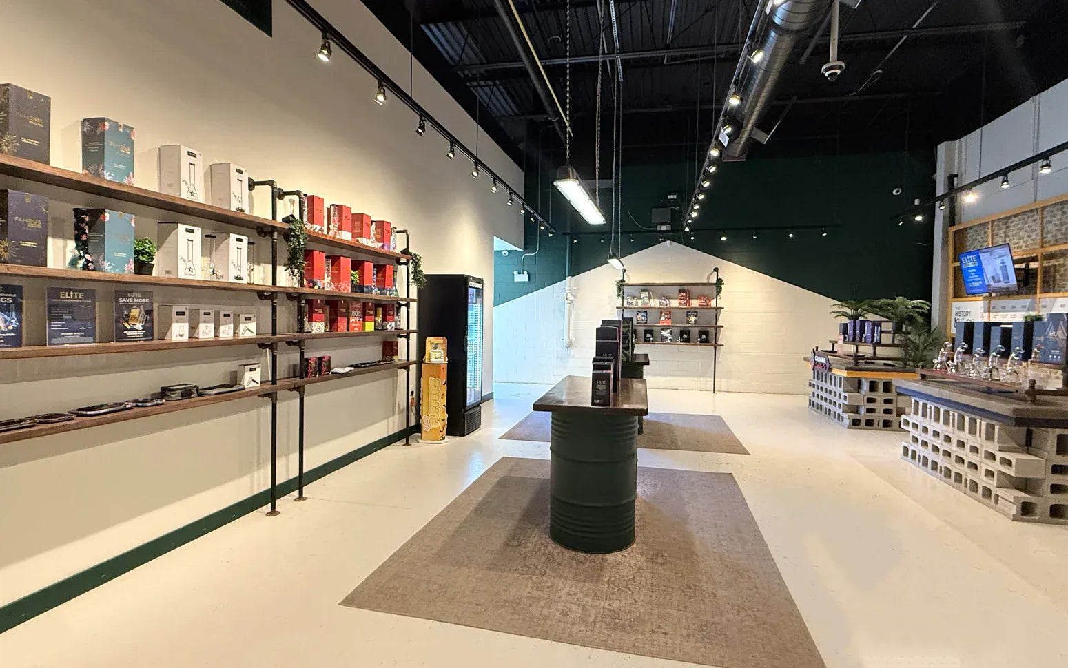 LINDSAY Cannabis Store 