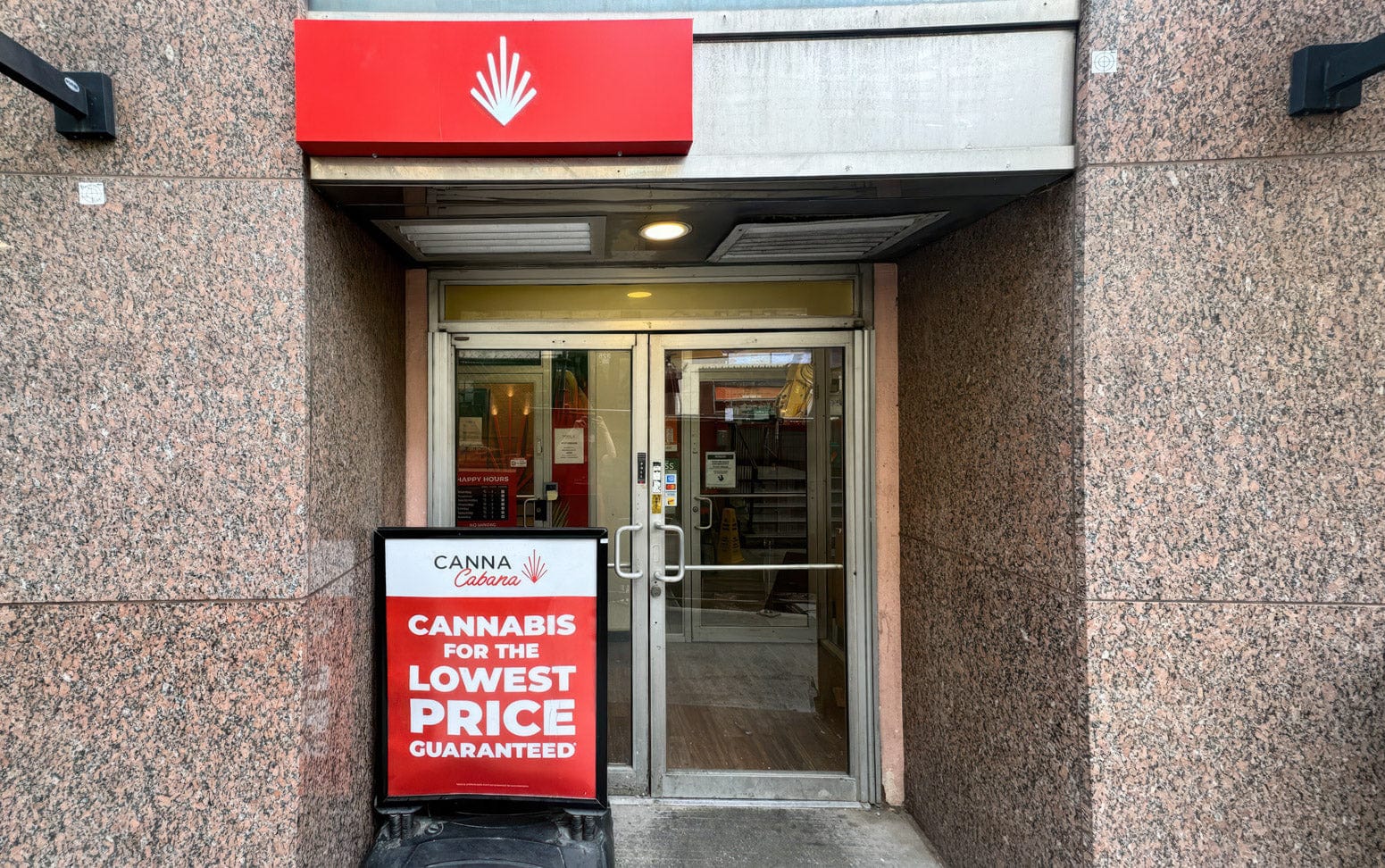 Toronto – Yonge Street Cannabis Store 