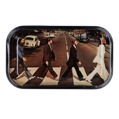 The medium Rock Legends - Rolling Tray - Abbey Road depicts a street crossing scene, mirroring the iconic album cover.
