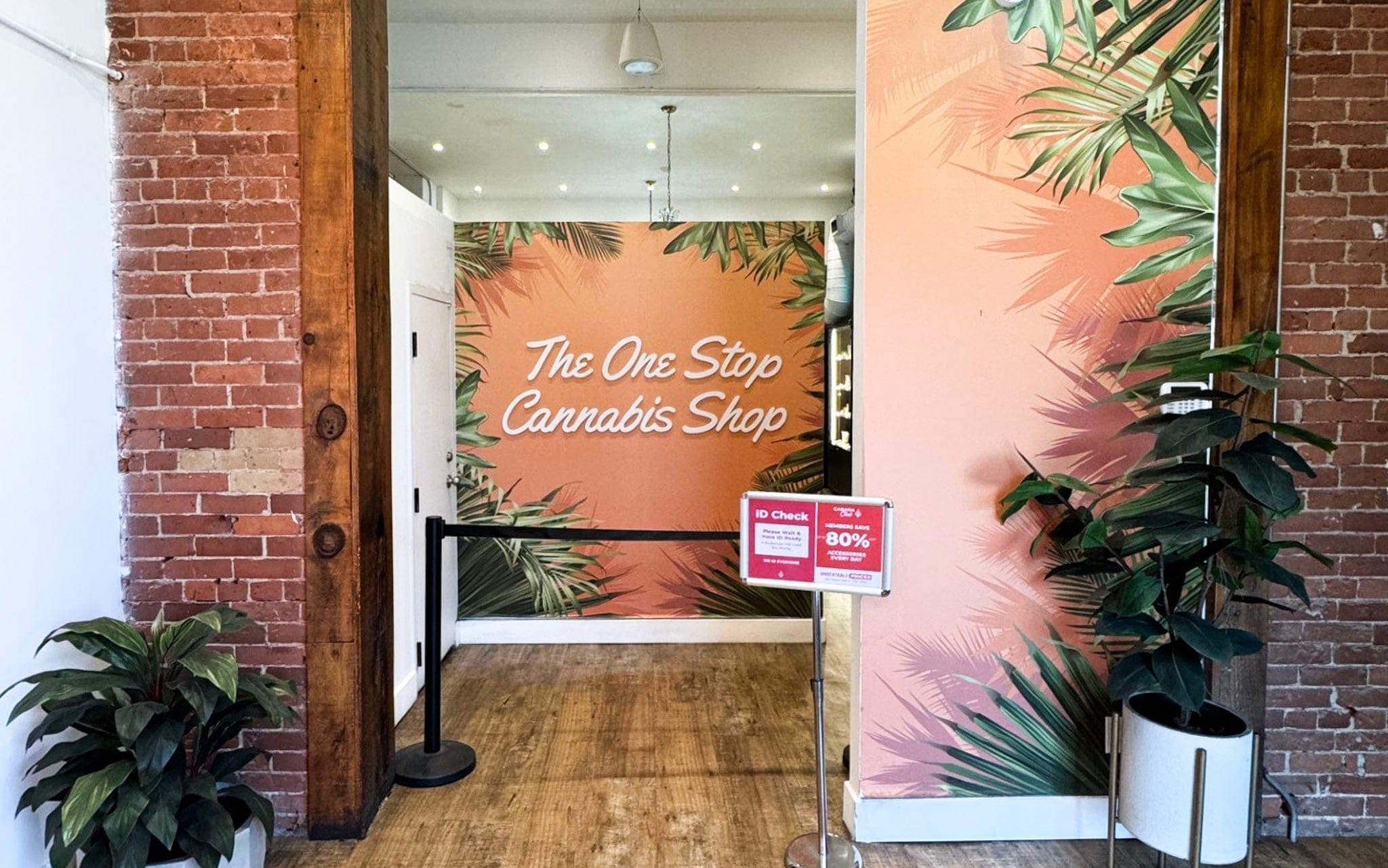 Toronto – Queen Street E. Cannabis Store 
