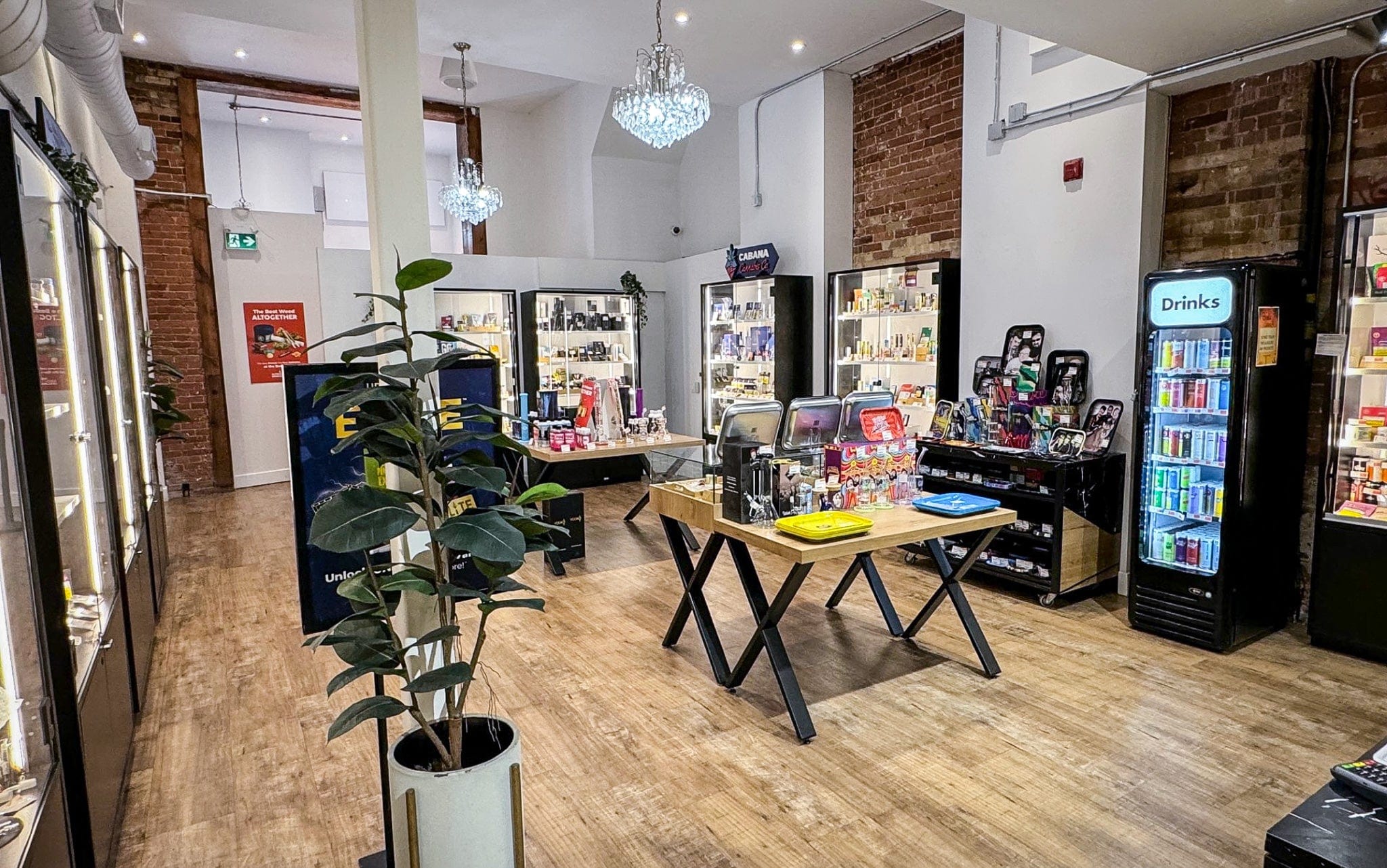 Toronto – Queen Street E. Cannabis Store 