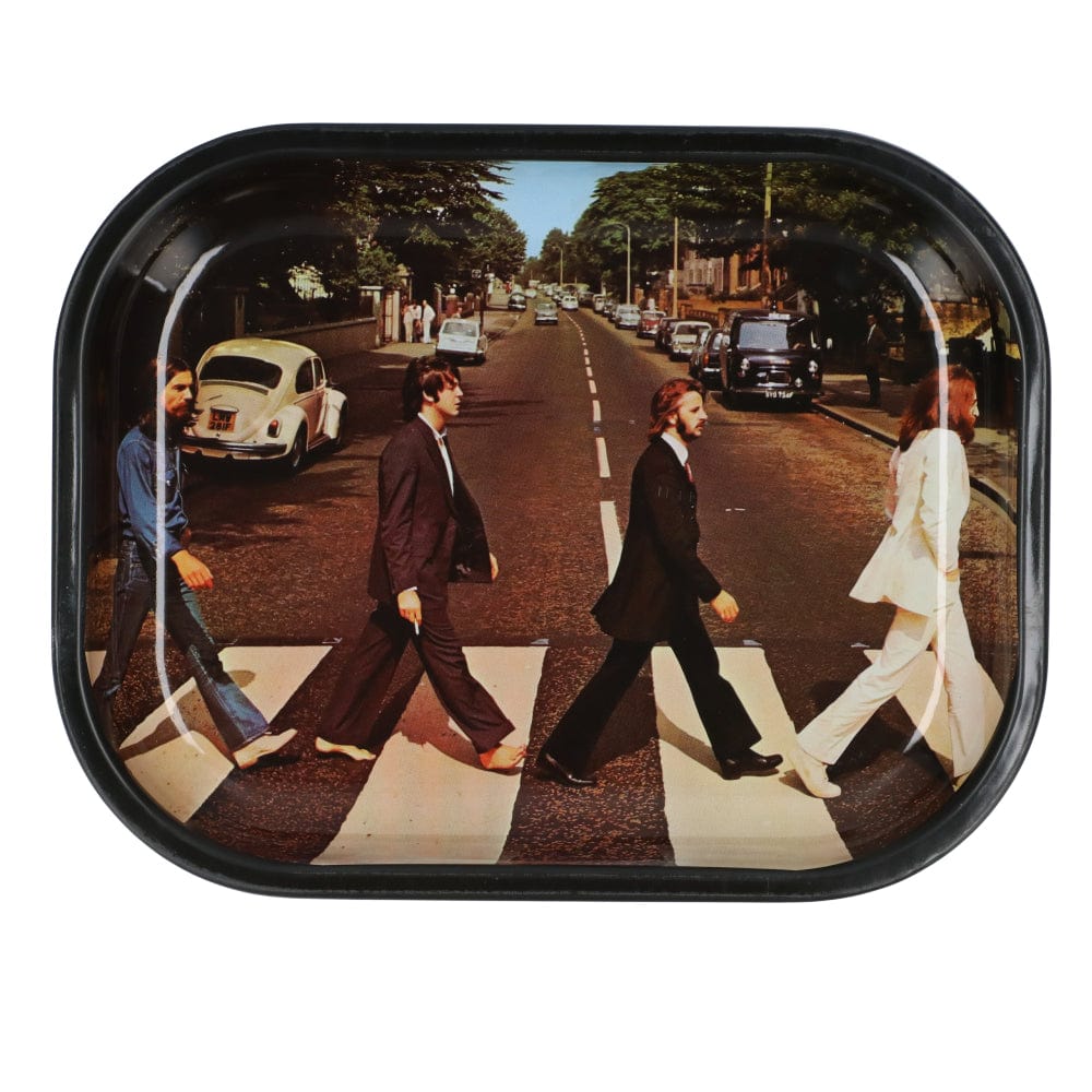 A bird’s-eye view of the Rock Legends-Fab4 Abbey Road Rolling Tray, depicting a famous street crossing with four figures.