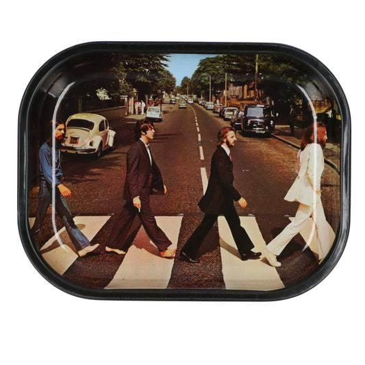 A bird’s-eye view of the Rock Legends-Fab4 Abbey Road Rolling Tray, depicting a famous street crossing with four figures.