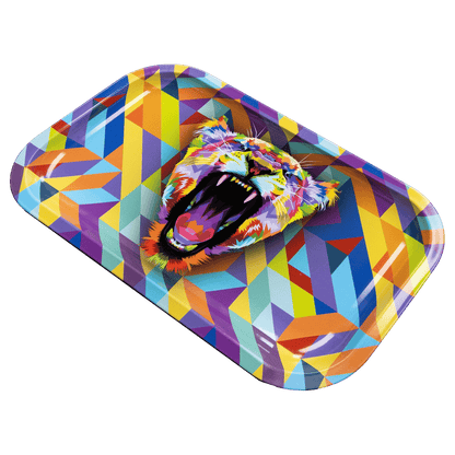 Angled top-down view of the JSB 15 Bucks Vertikaler Rolling Tray - Mittel featuring a colorful geometric background and a roaring multicolored tiger head print.