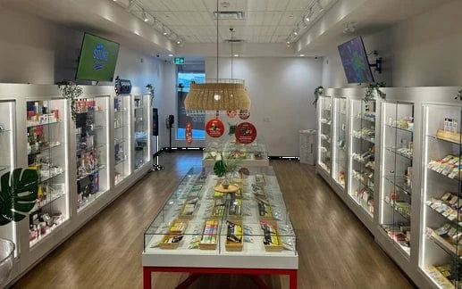 Kitchener - Ira Needles Cannabis Store 