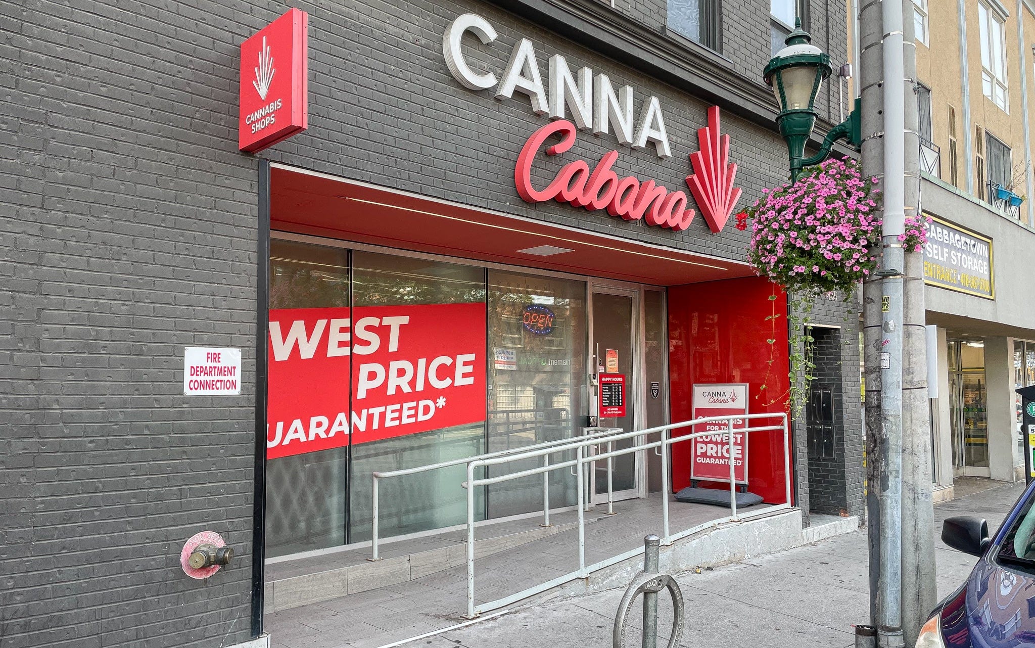 Toronto – Parliament Cannabis Store 