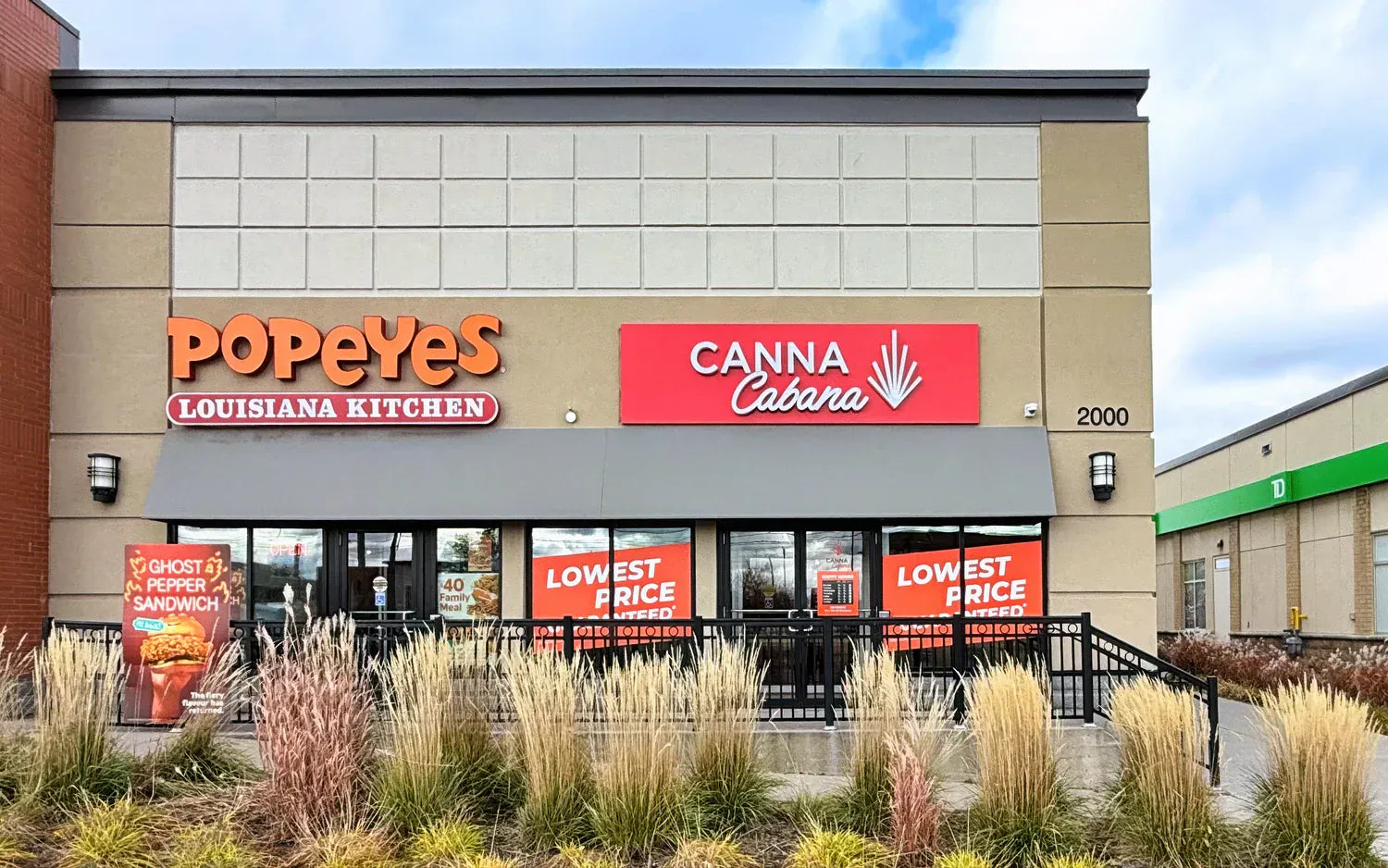 2000 Eglinton Cannabis Store 
