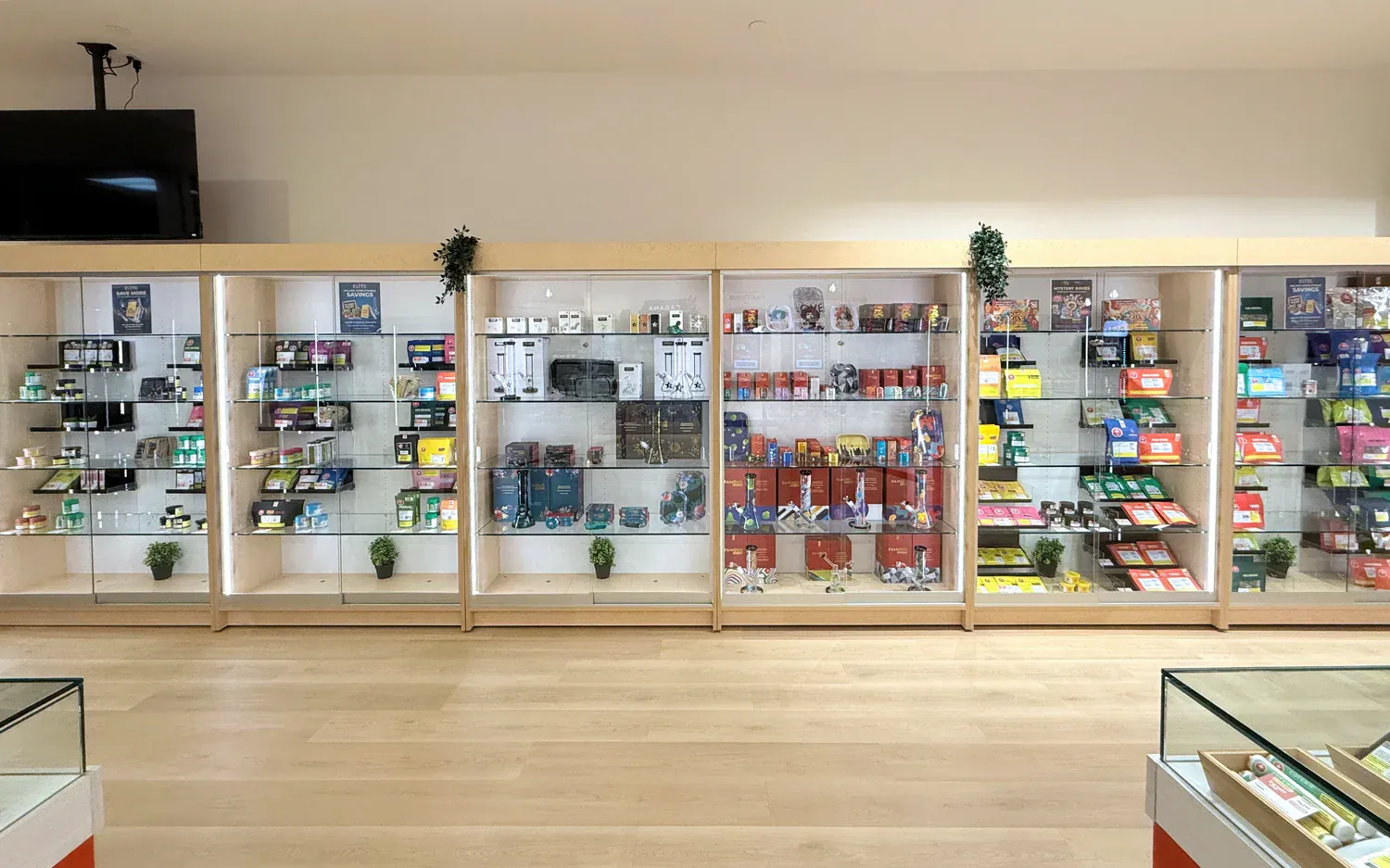 2000 Eglinton Cannabis Store 