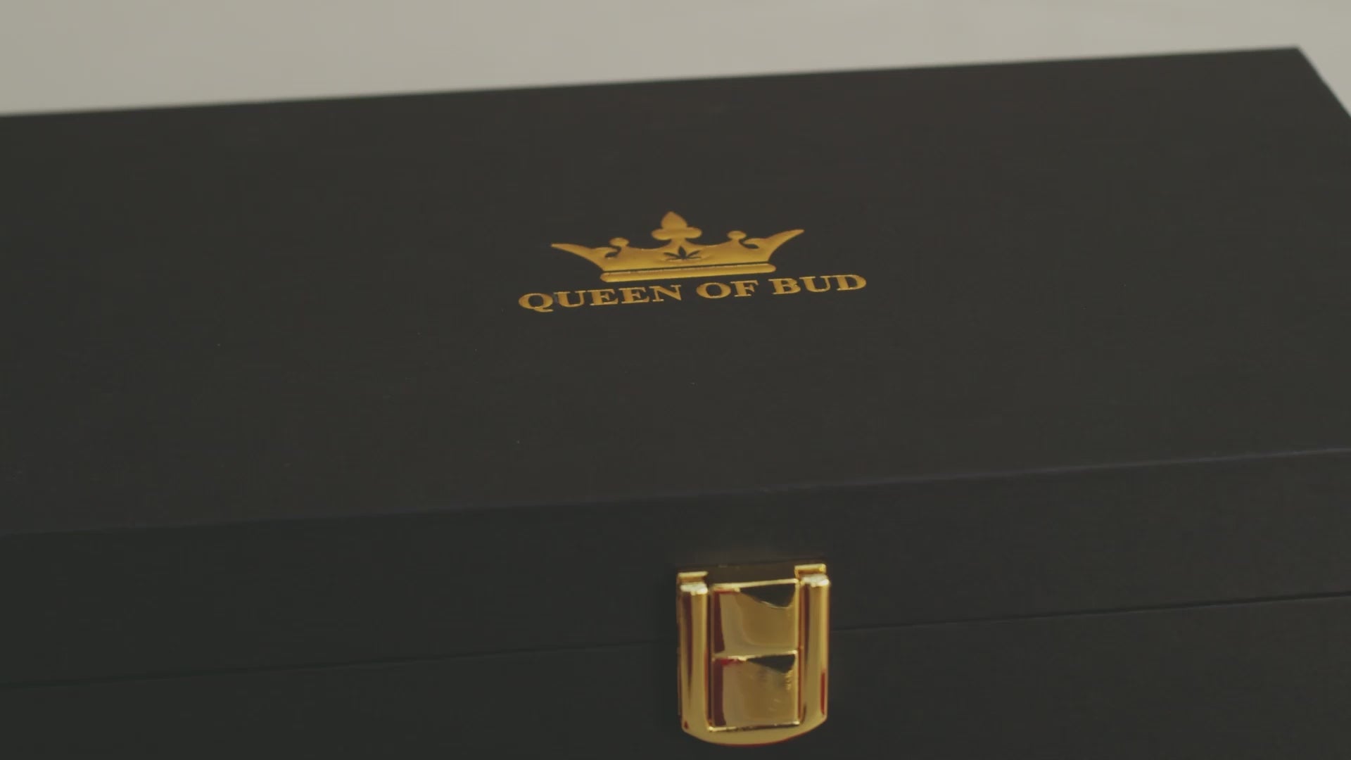 Queen of Bud: Clarity Ritual Box – Candle, Zippo, and Crystal